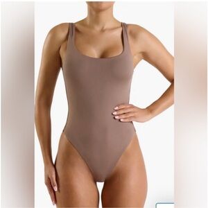 NWT Naked Wardrobe SMOOTH SCOOP NECK TANK BODYSUIT tan beige women’s medium